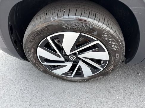 Used 2024 Volkswagen Atlas SEL AWD/4WD image 41