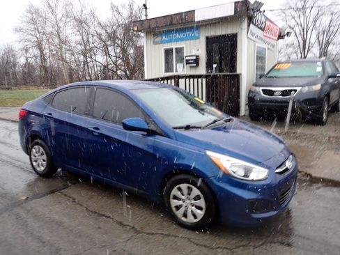 Used 2015 Hyundai Accent GLS image 9