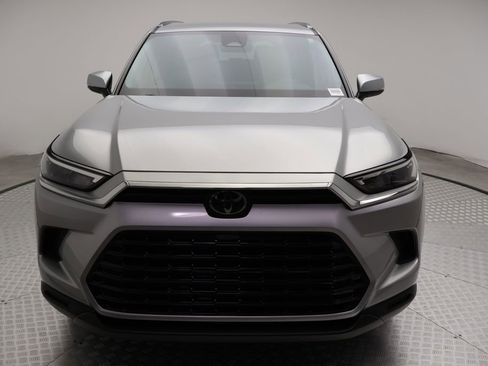 Used 2025 Toyota Grand Highlander XLE FWD image 5