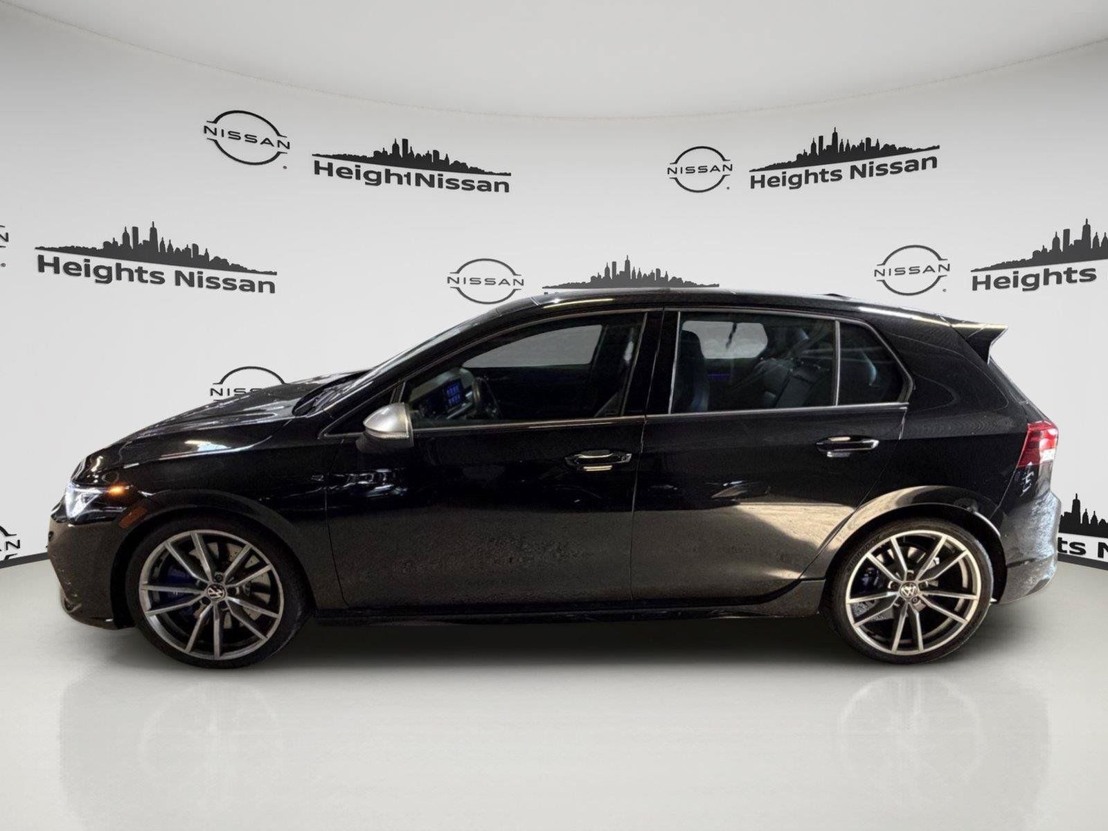 Used 2024 Volkswagen Golf R AWD/4WD image 2
