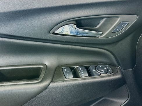 Used 2024 Chevrolet Equinox LT image 17