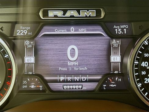 Used 2020 RAM 3500 Laramie image 15