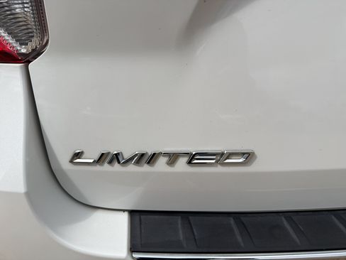 Used 2021 Ford Explorer Limited w/ Equipment Group 301A RWD image 13