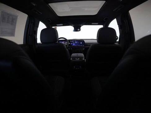 Used 2024 Chevrolet Traverse RS image 28