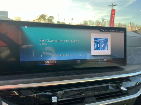 Used 2023 BMW X7 xDrive40i w/ M Sport Package image 25