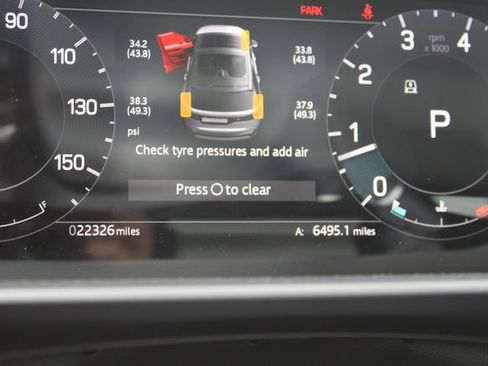 Used 2024 Land Rover Discovery S AWD/4WD image 12