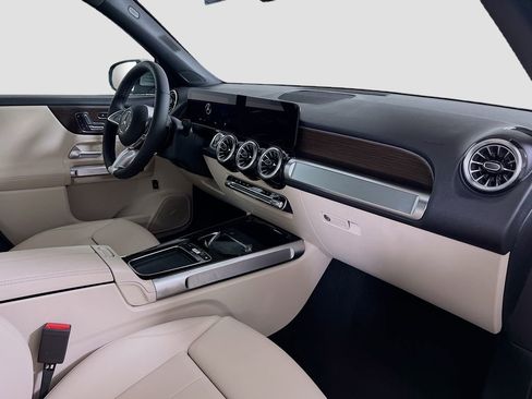 New 2026 Mercedes-Benz GLB 250 4MATIC image 30