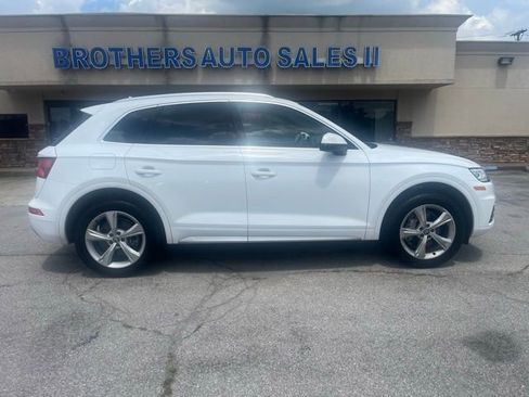 Used 2020 Audi Q5 2.0T Premium w/ Convenience Package image 7