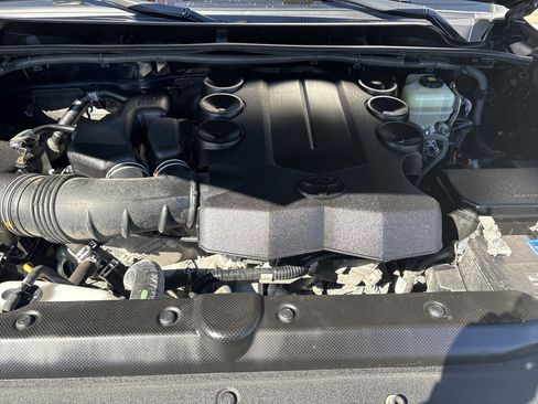 Used 2017 Toyota 4Runner SR5 Premium image 34