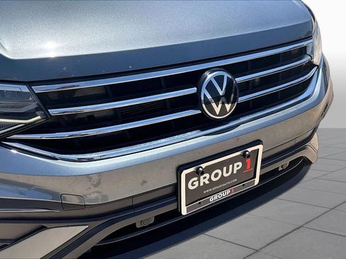 Used 2024 Volkswagen Tiguan SE AWD/4WD image 28
