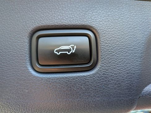 Used 2021 Hyundai Palisade Limited image 34