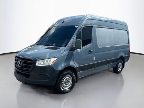 Used 2019 Mercedes-Benz Sprinter 144 image 4