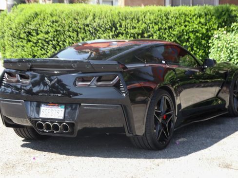 Used 2015 Chevrolet Corvette Stingray Coupe RWD image 9