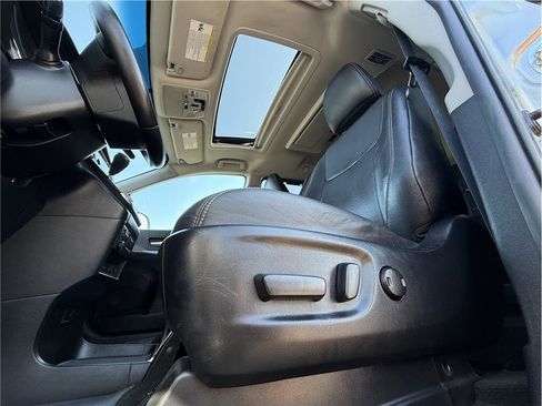 Used 2015 Toyota Sienna SE image 59