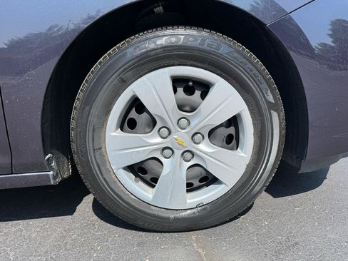 Used 2016 Chevrolet Cruze LS FWD image 9