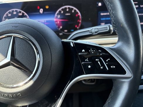 Used 2024 Mercedes-Benz GLE 350 4MATIC image 16