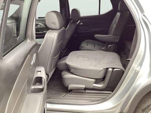 Used 2023 Chevrolet Traverse LT w/ LT Premium Package AWD/4WD image 19