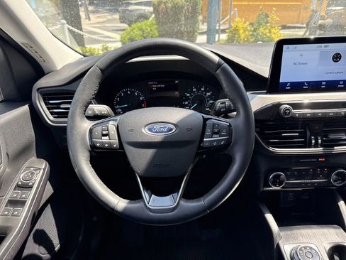 Used 2022 Ford Escape SEL AWD/4WD image 16