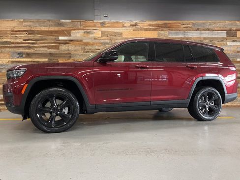 New 2025 Jeep Grand Cherokee L Altitude image 19