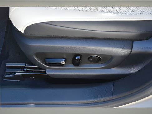 Used 2023 Lexus ES 300h Premium w/ Premium Package image 34