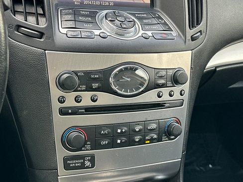 Used 2012 INFINITI G37 Journey w/ Premium Pkg image 19