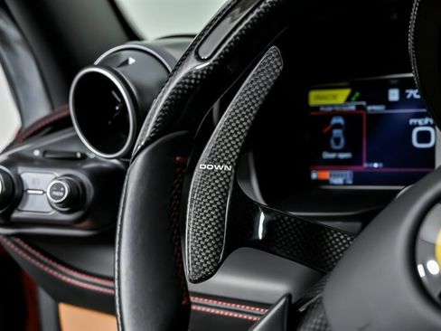 Used 2022 Ferrari F8 Tributo RWD image 33