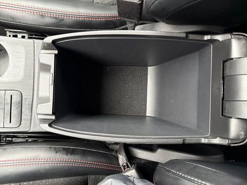 Used 2025 Ford Escape ST-Line image 24