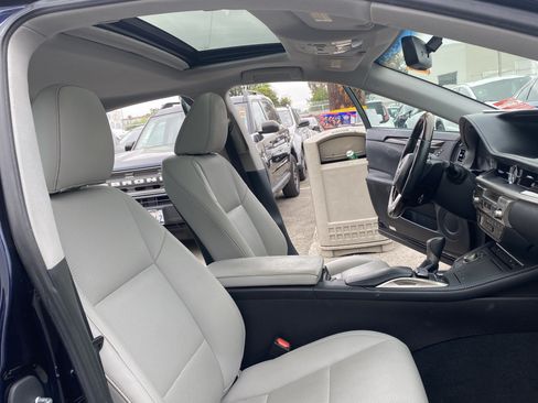 Used 2016 Lexus ES 350 w/ Navigation System Package FWD image 22