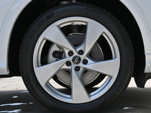Used 2025 Audi Q5 Premium Plus w/ Premium Plus AWD/4WD image 34