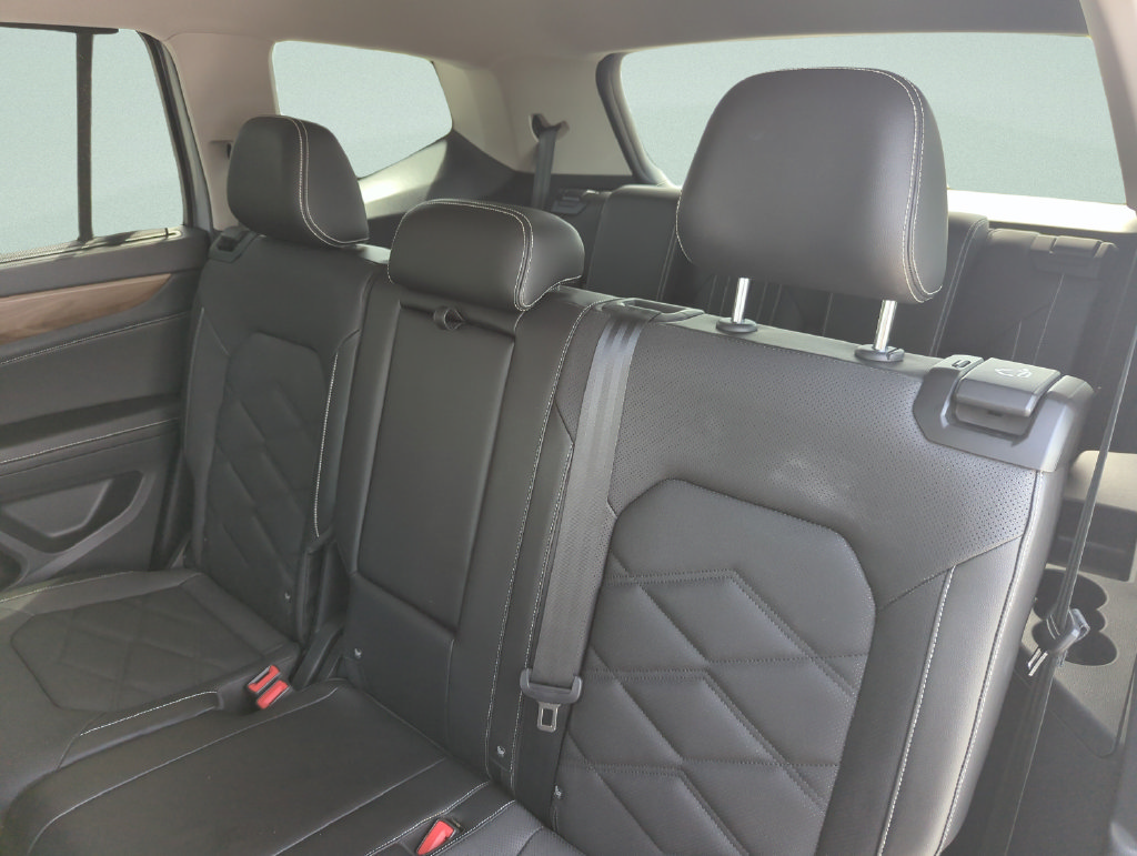 Used 2024 Volkswagen Atlas SE FWD image 30