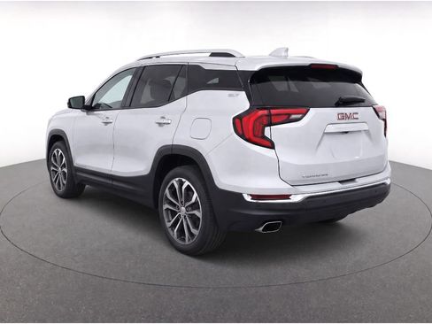 Used 2019 GMC Terrain SLT w/ Preferred Package FWD image 3