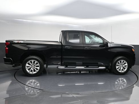 Used 2023 Chevrolet Silverado 1500 Custom AWD/4WD image 9