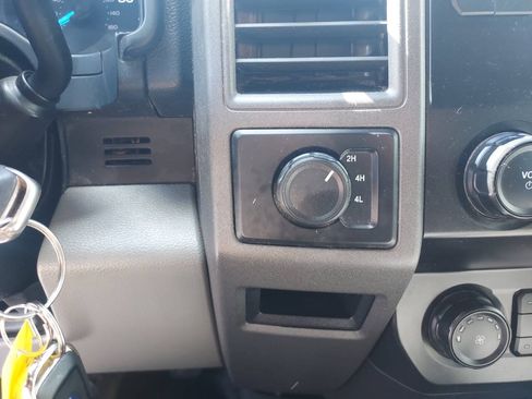 Used 2020 Ford F250 XL w/ Power Equipment Group AWD/4WD image 12