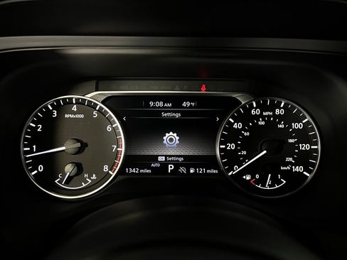 Used 2025 Nissan Pathfinder S image 15