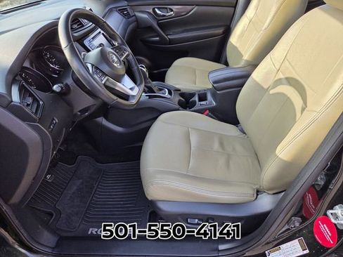 Used 2018 Nissan Rogue SV image 9