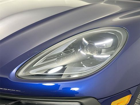 Used 2026 Porsche Macan Turbo AWD/4WD image 15