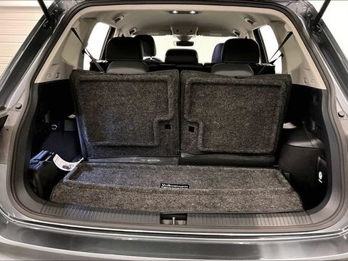 Used 2023 Volkswagen Tiguan SE FWD image 40