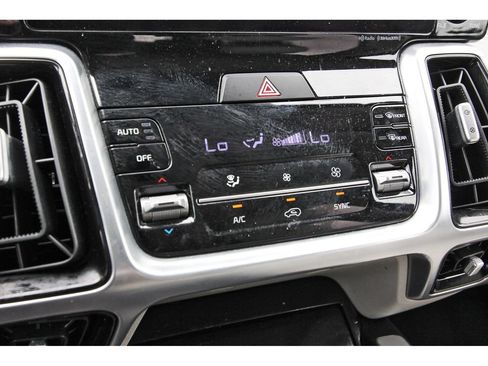 Certified 2022 Kia Sorento SX FWD image 30