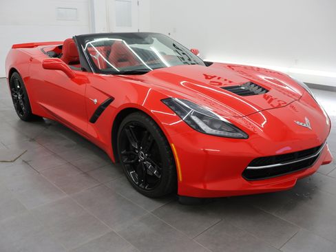 Used 2015 Chevrolet Corvette Stingray Convertible w/ 3LT Preferred Equipment Group image 2