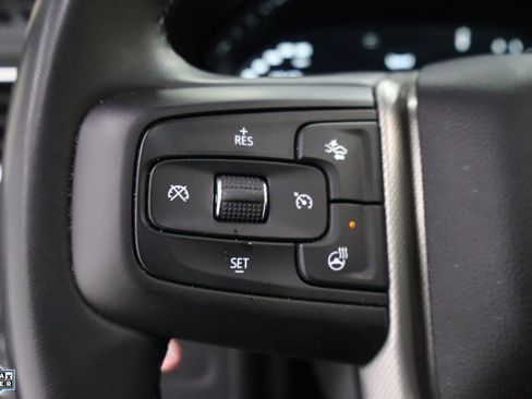 Used 2024 GMC Yukon XL Denali image 15