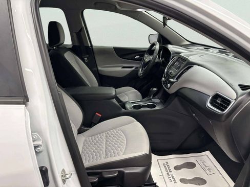 Used 2020 Chevrolet Equinox LS FWD image 21