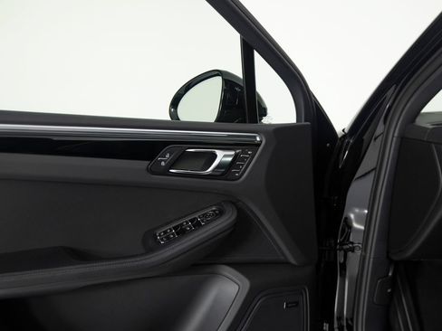 New 2026 Porsche Macan AWD/4WD image 20