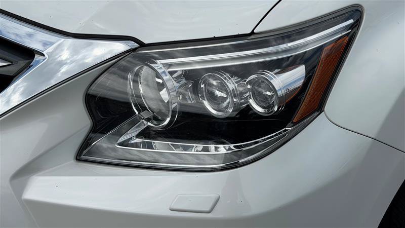 Used 2019 Lexus GX 460 Premium w/ Premium Package AWD/4WD image 11
