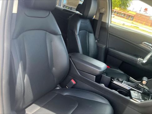 Certified 2024 Kia Sportage EX FWD image 11