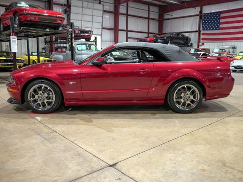 Used 2005 Ford Mustang GT Premium RWD image 21