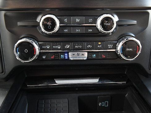 Used 2023 Ford F250 Lariat w/ Lariat Ultimate Package AWD/4WD image 23