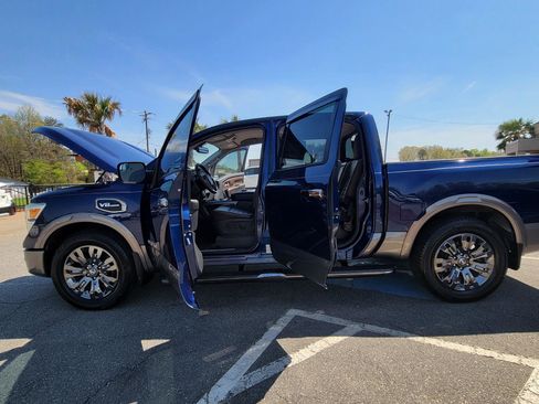 Used 2017 Nissan Titan Platinum Reserve image 21