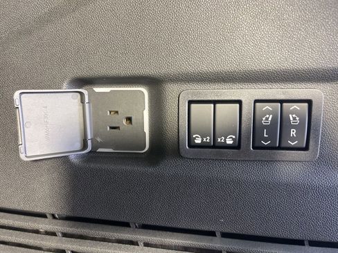 New 2026 Chevrolet Suburban Premier image 10