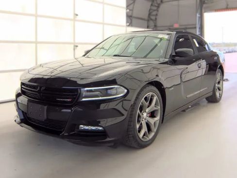 Used 2016 Dodge Charger R/T RWD image 1