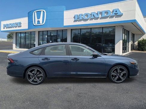 New 2026 Honda Accord SE image 2